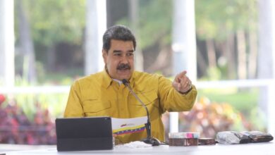 Tensión en Venezuela: Argentina pide detención de Maduro y reportan agentes chavistas rodeando embajada