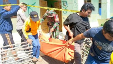 VIDEO: Ladrón muere estrangulado por un portón cuando intentaba robar un edificio residencial, ¿fue magia negra?