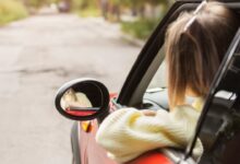 VIDEO: Una niña de 8 años roba la camioneta de su mamá y conduce 20 km para comprar un frapuccino