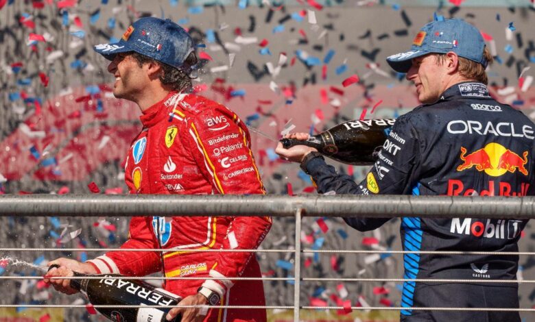 Carlos Sainz y Max Verstappen, en el podio de Austin