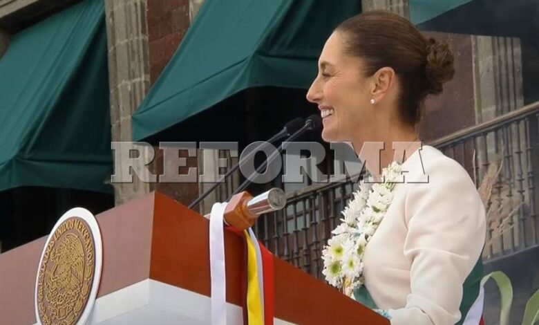 Da Sheinbaum discurso en el Zócalo tras asumir Presidencia