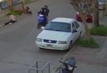 Hombre se tira del balcón para evitar que le roben la moto y se fractura la cadera: VIDEO