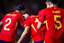 Los jugadores de la selección española Pedro Porro, Martín Zubimendi y Dani Vivian, durante el partido ante Dinamarca de la Liga de Naciones 24-25