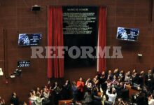 Rinden homenaje a promotoras del voto femenino en Senado