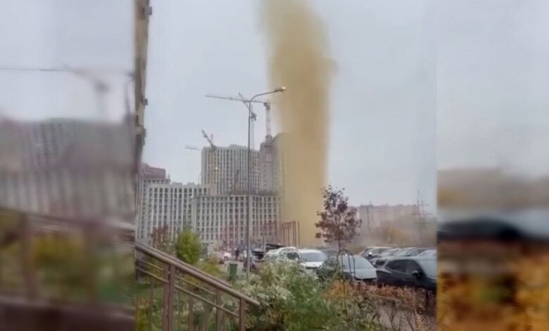 VIDEO: Falla en sistema de alcantarillado provoca enorme lluvia de heces fecales en Moscú