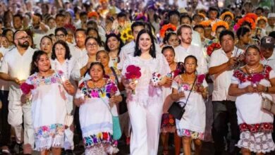 Miles disfrutan en Playa del Carmen segunda noche de misticismo y tradición en las festividades de los Días de Muertos