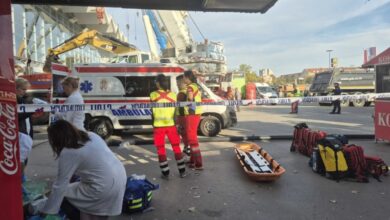 Mueren 14 personas tras caída de techo en estación de trenes de Serbia