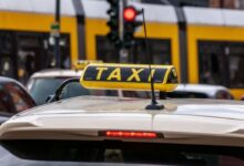 Mujer insulta a taxista por ser venezolano y le golpea la cara; VIDEO indigna en X