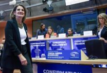 La vicepresidenta y ministra para la Transición Ecológica, Teresa Ribera, a su llegada a la audiencia en Bruselas en la que se examina para ser vicepresidenta de la Comisión.