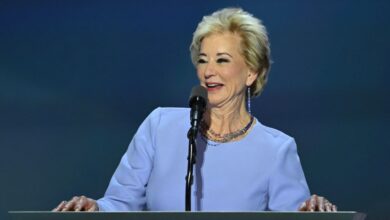 Trump elige a la exejecutiva de la lucha libre WWE, Linda McMahon, como secretaria de Educación