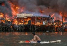 VIDEO | Incendio arrasa 1,000 hogares dejando devastación en Manila, Filipinas