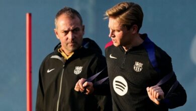 Hansi Flick y Frenkie de Jong en un entrenamiento del FC Barcelona