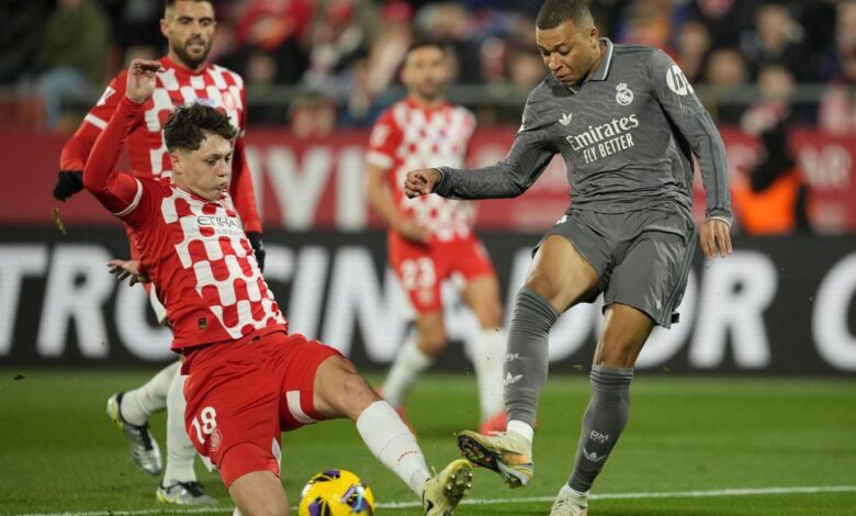 Mbappé, en una jugada ante el Girona