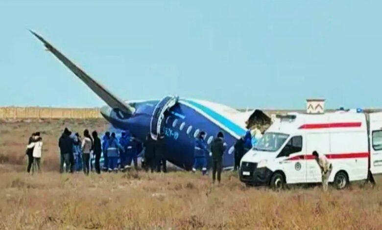 Mueren 66 personas tras estrellarse avión de pasajeros que chocó contra una parvada de pájaros | IMÁGENES FUERT