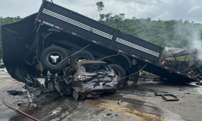 Tragedia en Brasil: fuerte accidente de autobús termina en incendio, 38 personas mueren calcinadas