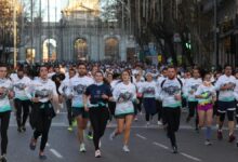 Si corres la San Silvestre, sigue estos consejos de los fisioterapeutas para evitar lesiones y el temido flato