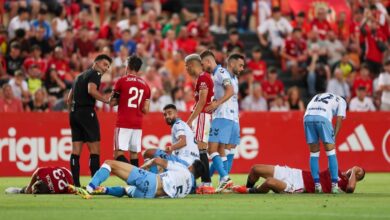 El árbitro Eder Mallo Fernández, el el partido de playoff Nàstic - Málaga