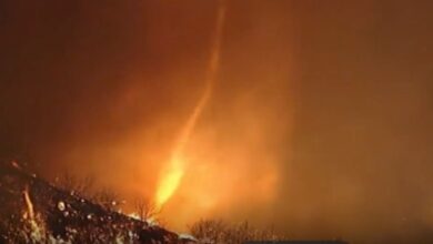 Captan enorme "tornado de fuego" girando en los devastadores incendios de Los Ángeles