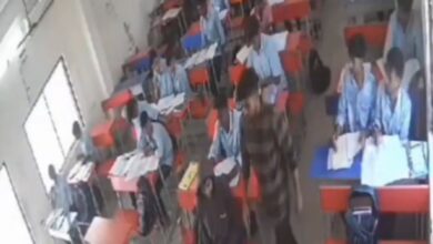 Estudiante se quita la vida frente a sus compañeros de clases | VIDEO