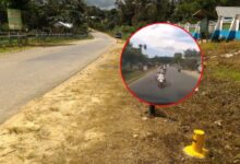 IMÁGENES FUERTES: motociclista intenta rebasar un coche y termina estrellándose contra un camión