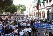 Marchan comerciantes en Puebla para exigir seguridad