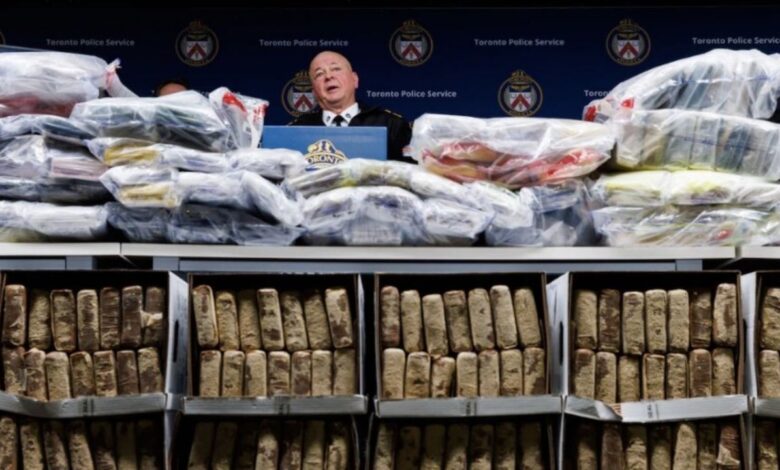 Policía de Canadá decomisa más de 800 kilos de cocaína ligada al CJNG y detiene a dos mexicanos