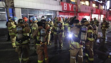 Reportan incendio de grandes dimensiones en edificio comercial