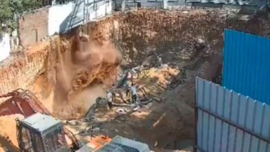 Mueren 3 trabajadores tras deslave en plena construcción, así fue el momento exacto | VIDEO FUERTE