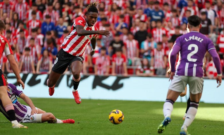 Nico WIlliams en acción durante el encuentro de LaLiga ante el Valladolid