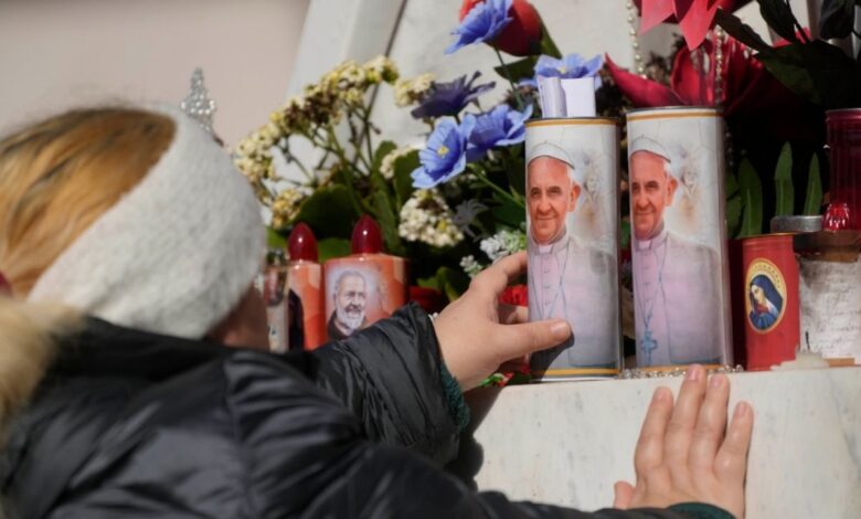 Papa Francisco sigue estable dentro de un cuadro clínico complejo