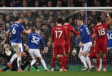 Imagen del choque entre el Everton y el Liverpool