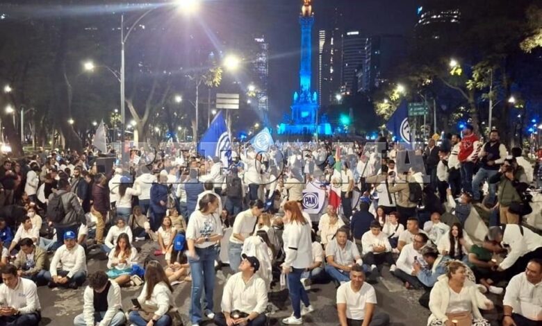 Protesta PAN contra elección judicial en Paseo de la Reforma