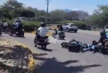 Sicario asesina a balazos a joven durante el funeral de su amigo | VIDEO