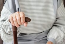 Abuelita de 88 años relata cómo fue sometida por cuatro delincuentes que robaron su casa: “Me taparon la cara”