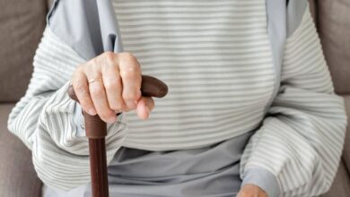 Abuelita de 88 años relata cómo fue sometida por cuatro delincuentes que robaron su casa: “Me taparon la cara”