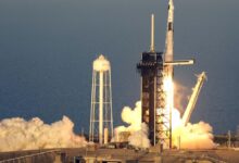 La cápsula de SpaceX, lanzada con un cohete Falcon 9 desde Florida.