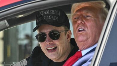 Donald Trump compra un Tesla en la entrada de la Casa Blanca: este es el modelo que eligió