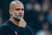 Guardiola, pensativo en la zona técnica