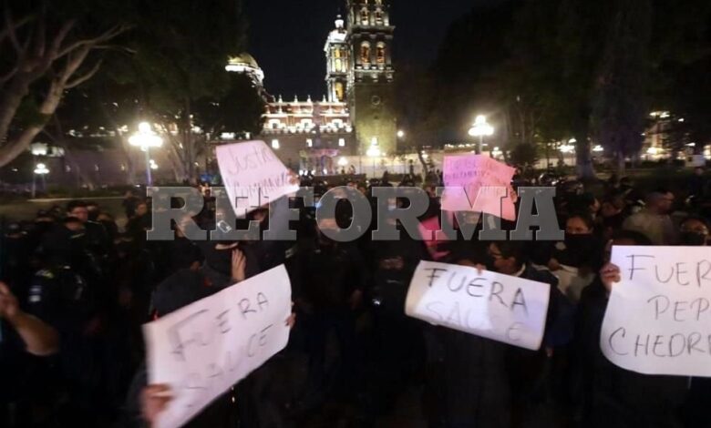 Protestan policías en Puebla por asesinato de 2 compañeros