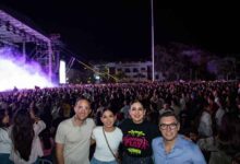 Rawayana pone a cantar y bailar a más de 20 mil personas en el Carnaval de Playa del Carmen 2025