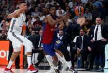 Chimezie Metu, ante Edy Tavares en el Real Madrid - Barça de Euroliga